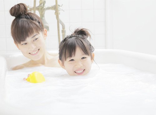 子どもと一緒にキレイになっちゃおう。お風呂で盛り上がる、親子ボディ潤い法