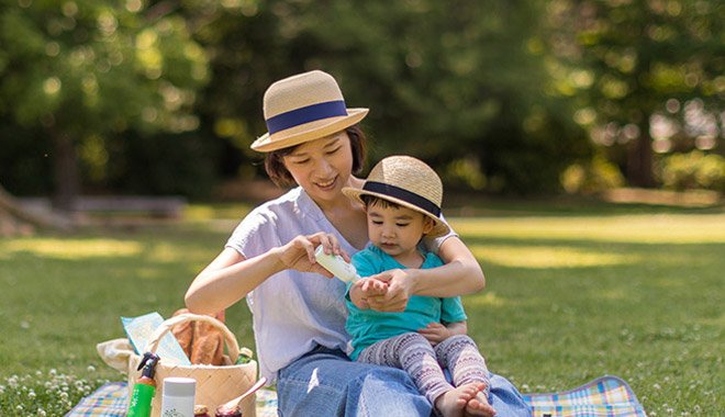 公園遊びに持っていきたい「日焼け止め」＆「虫よけ」