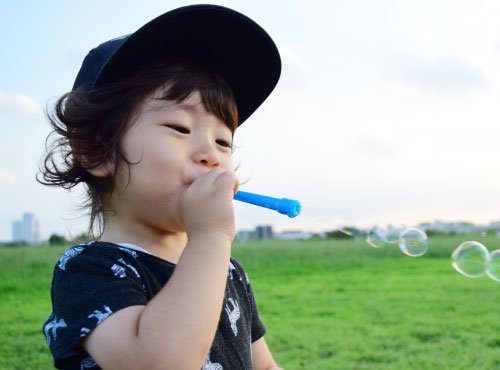 外遊びはコレで安心♪ 子どもの「虫よけ&日焼け対策」ガイド